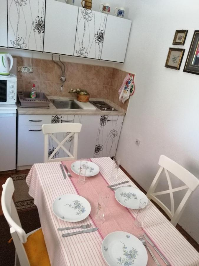 Apartman Mira Apartment บัชกา ภายนอก รูปภาพ