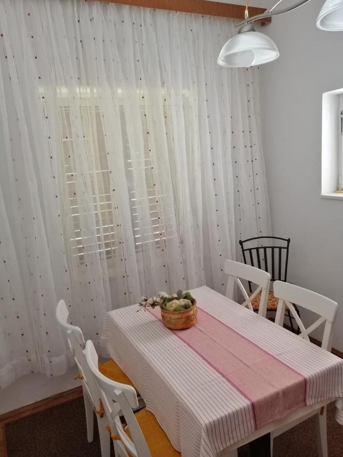 Apartman Mira Apartment บัชกา ภายนอก รูปภาพ