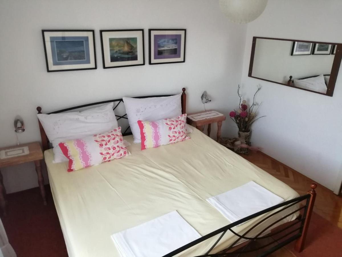 Apartman Mira Apartment บัชกา ภายนอก รูปภาพ