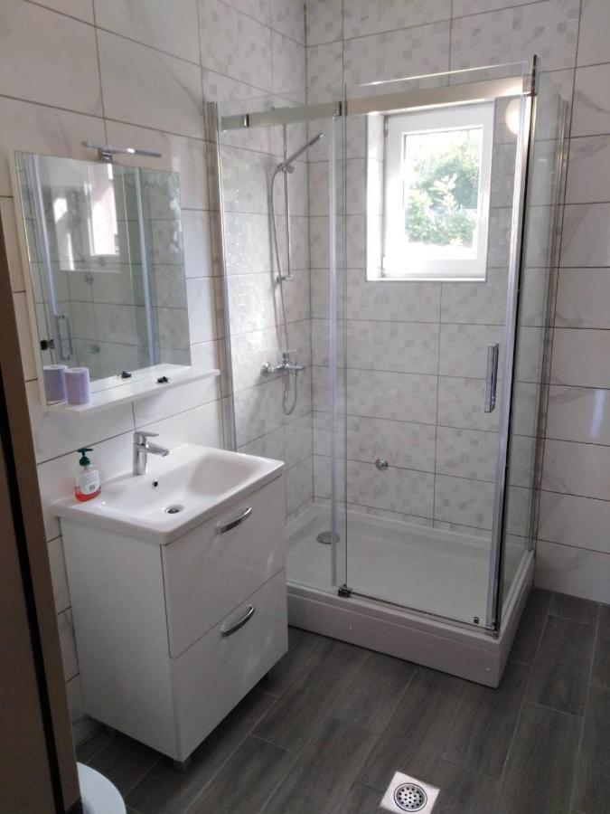 Apartman Mira Apartment บัชกา ภายนอก รูปภาพ